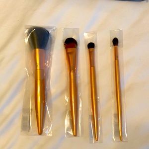 Set of 4 OMNIA Makeup Brushes